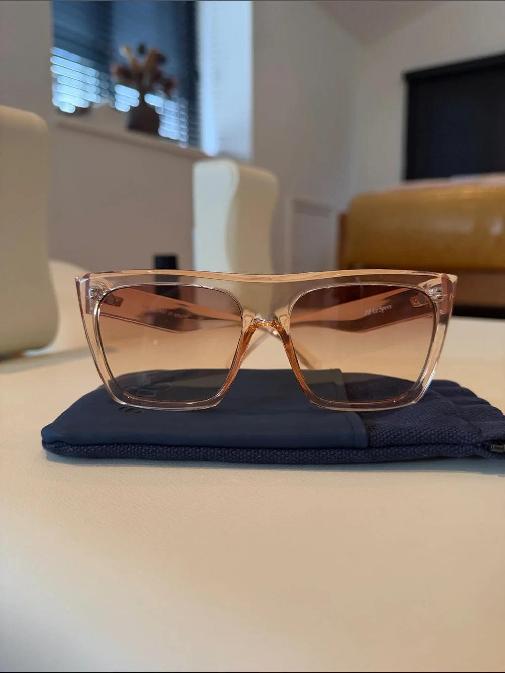 NWT Le Specs The Thirst Sunglasses Blush Transparent Gradient Lens